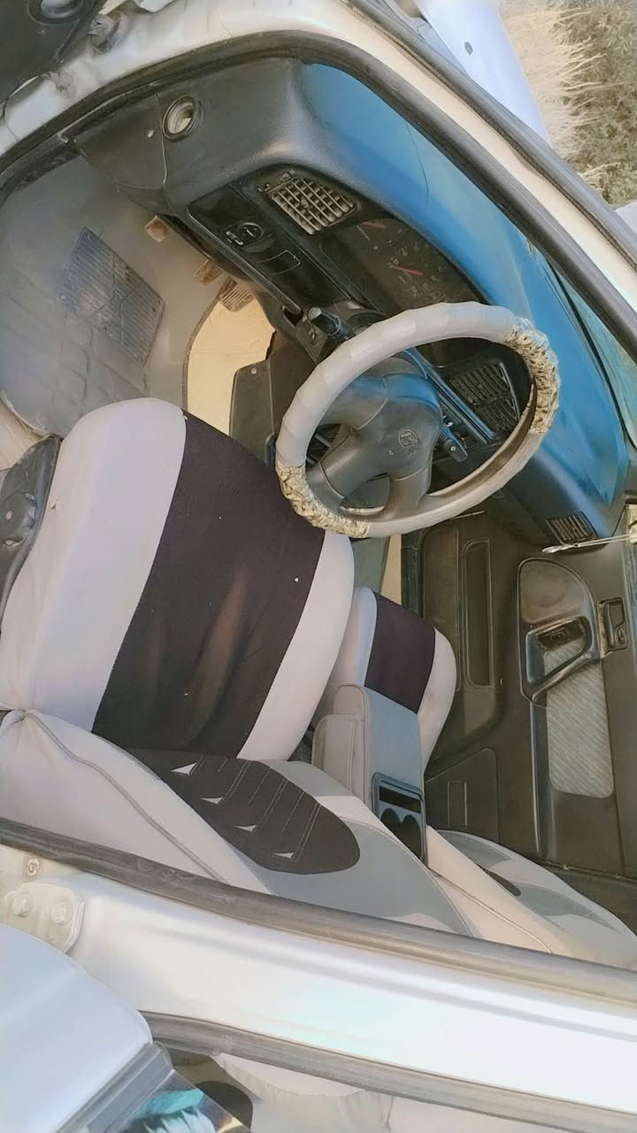 الانترة موديل ٩٥

سياره جاهزه 

رقم كليزي بغداد 

سنوية ال ٣٠ 

مكاني الديوانيه 

***********
