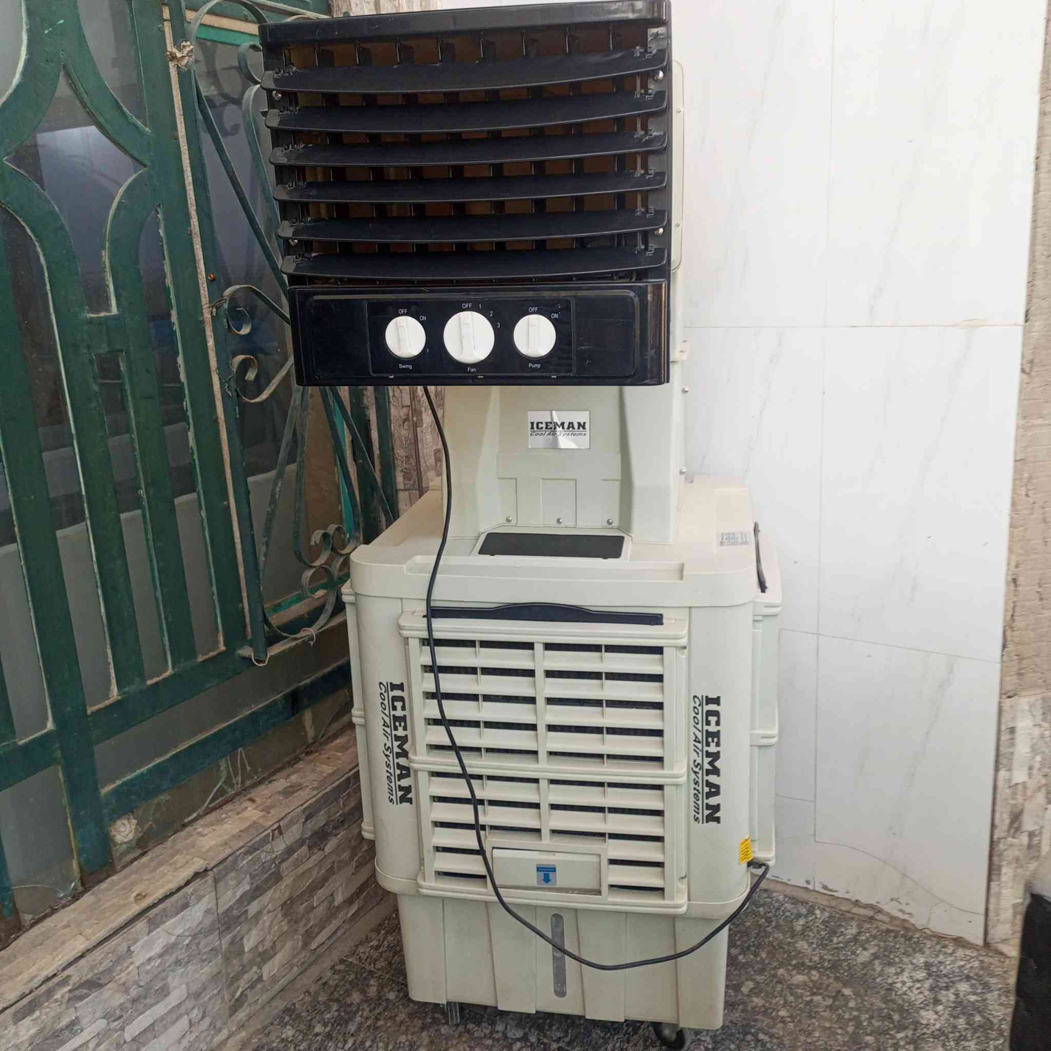 مبرده حجم ٤٠ استعمال قليل السعر ١٧٠ ألف بابل الحمزه الغربي حي الدولار قرب عماره دكتور ناجي أتصال ***********
