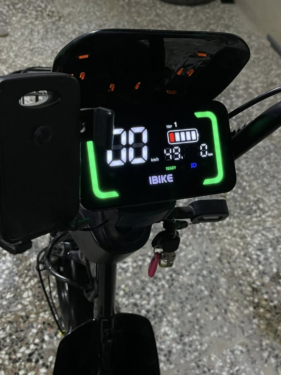 دراجه شحن موديل 2023للبيع فول مواصفات السعر 300الف وبيهه مجال الرقم ***********واتساب متوفر لعنوان بغداد الشعله التفاصيل داخل الفديو
