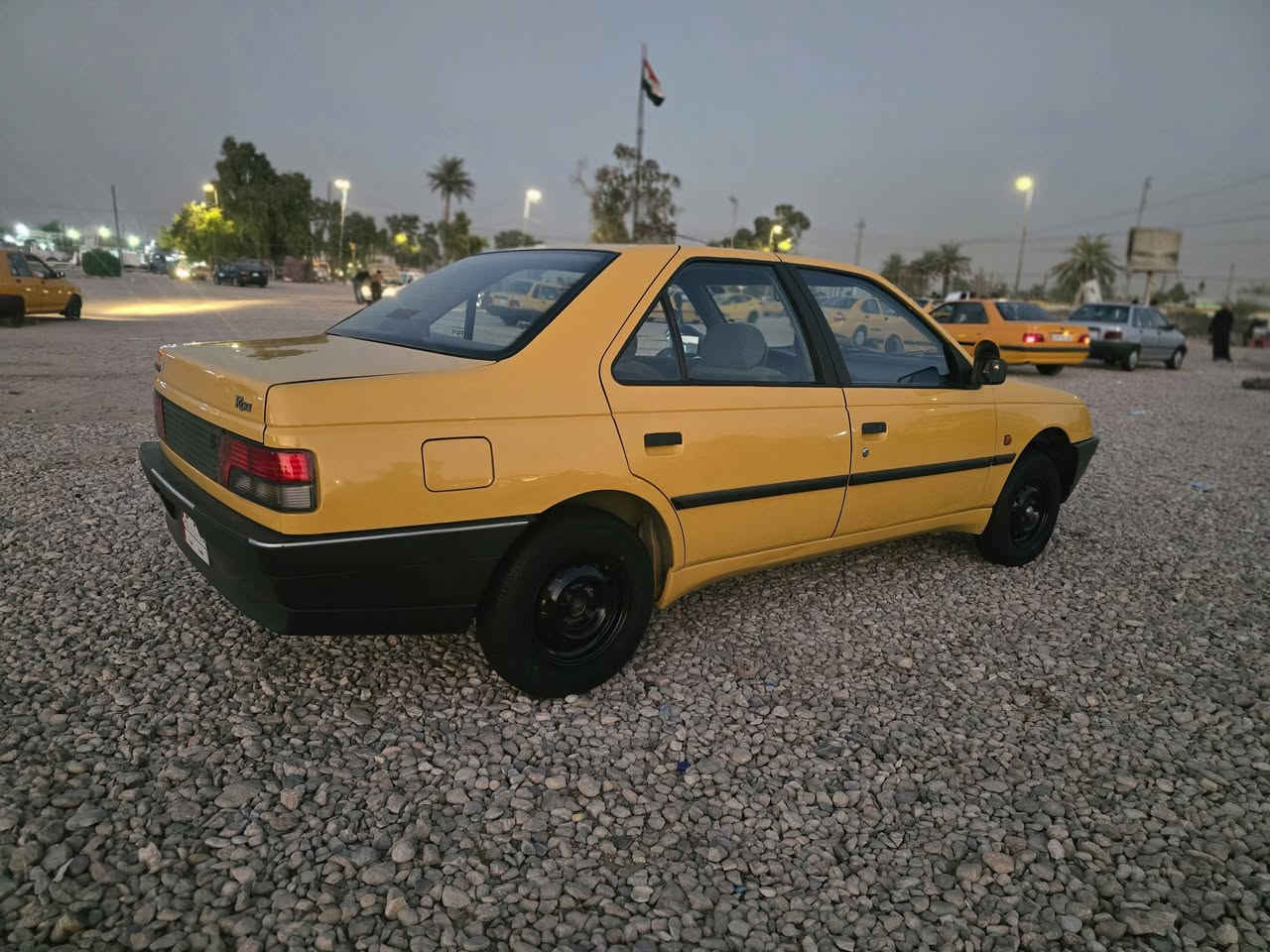 السلام عليكم بيجو رواء 2009 كفاله عامه شرط سونار ماشيه 180 سبير مانازل بسمي مكان البلديات قرب ملعب صناعه رقم تليفون ***********
