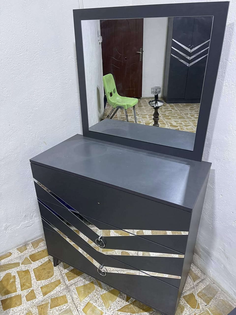 سلام عليكم غرفة زوجيه للبيع لون رصاصي شكله كولش حلو وسعره احلا بعد الي حاب يدخل خاص


**إذا كنت صاحب هذا الإعلان وتريد حذفه لأي سبب، رجاءا أرسل رسالة إلى الدعم الفني**