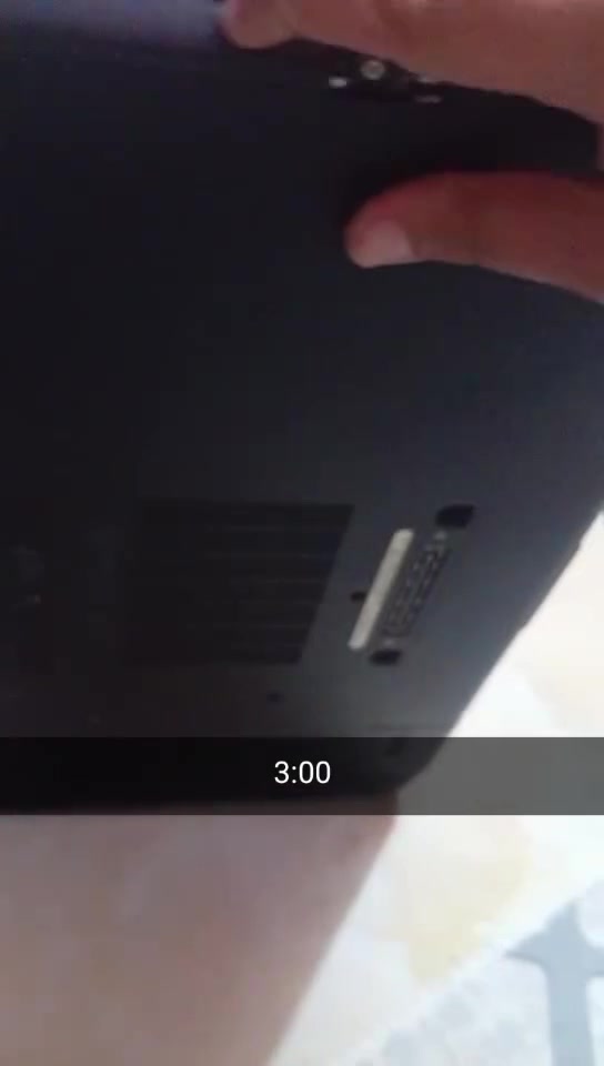 لابتوب للبيع.     مواصفات👇
كور i7 جيل 2 
شاشه حجم15.6
شاحنه الاصليه 32واط كيبورد RGB اناره عربي انكليزي ليزري وليس ستيكر 
متوفره بيه جميع المنافذ بدون استثناء و سيدي أيضاً موجود بيه 💻 Dell Latitude E6520 

⚙️ المواصفات:
	•	معالج Intel Core i7 – الجيل الثاني (MQ)
	•	رام 6GB DDR3
	•	هارد 320GB HDD
	•	كارت شاشة داخلي Intel HD Graphics 3000 (2GB)
	•	كارت شاشة خارجي NVIDIA NVS 4200M (512MB)
	•	شاشة 15.6 إنج FHD – حجم كبير ووضوح ممتاز
	•	كيبورد كامل عربي / إنكليزي

🔌 منافذ نادرة وكاملةحقيقية):
USB 2.0 متعدد
USB / eSATA
HDMI + VGA
Ethernet (RJ-45)
قارئ كارت SD (6 in 1)
FireWire (IEEE 1394)
ExpressCard
Smart Card Reader
Docking Connector
AUX 3.5
DVD
لابتوب نضافه 95/100
يجي وياه ملحقات
1/ماوس RGB
2/ماوس باد 
3/جنطه 
السعر(130))العنوان ميسان حي الشهداء بلخدمي مال جسر 
للستفسار فقط على الرقم اجاوب مازنجر ما اجاوب 
(***********)خط و واتساب متوفر