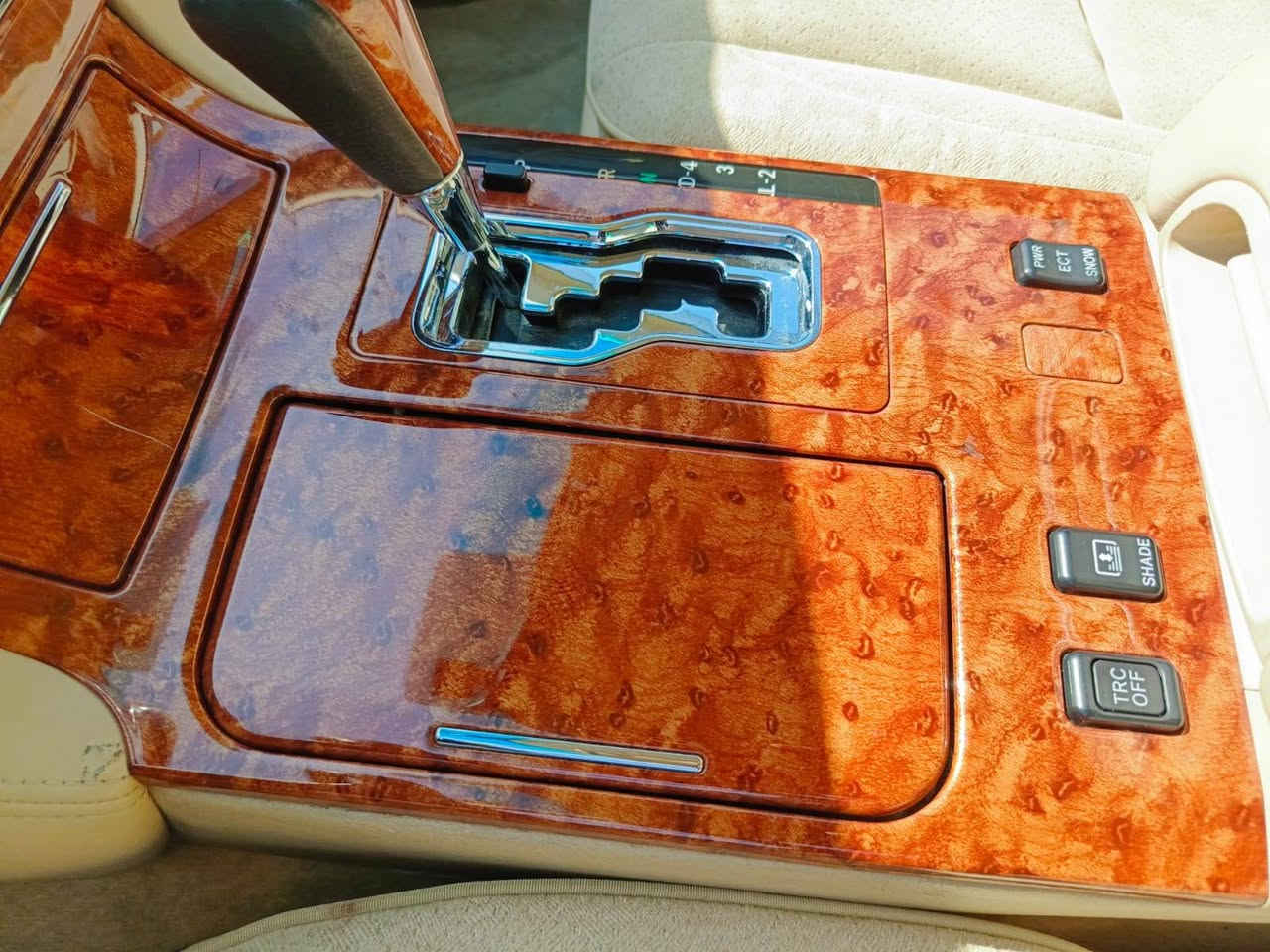 شاهينه ادوات مكصوصه جنطه سيارة جديده بالكارتون 3 دكم بردة خلفيه ستيرن كهربائي اربع كشنات كهربائية شاصي 82 متومه وكامله ارقام وسنويه انكليزي الجديد
مكاني ذي قار
السعر 42
***********
***********
