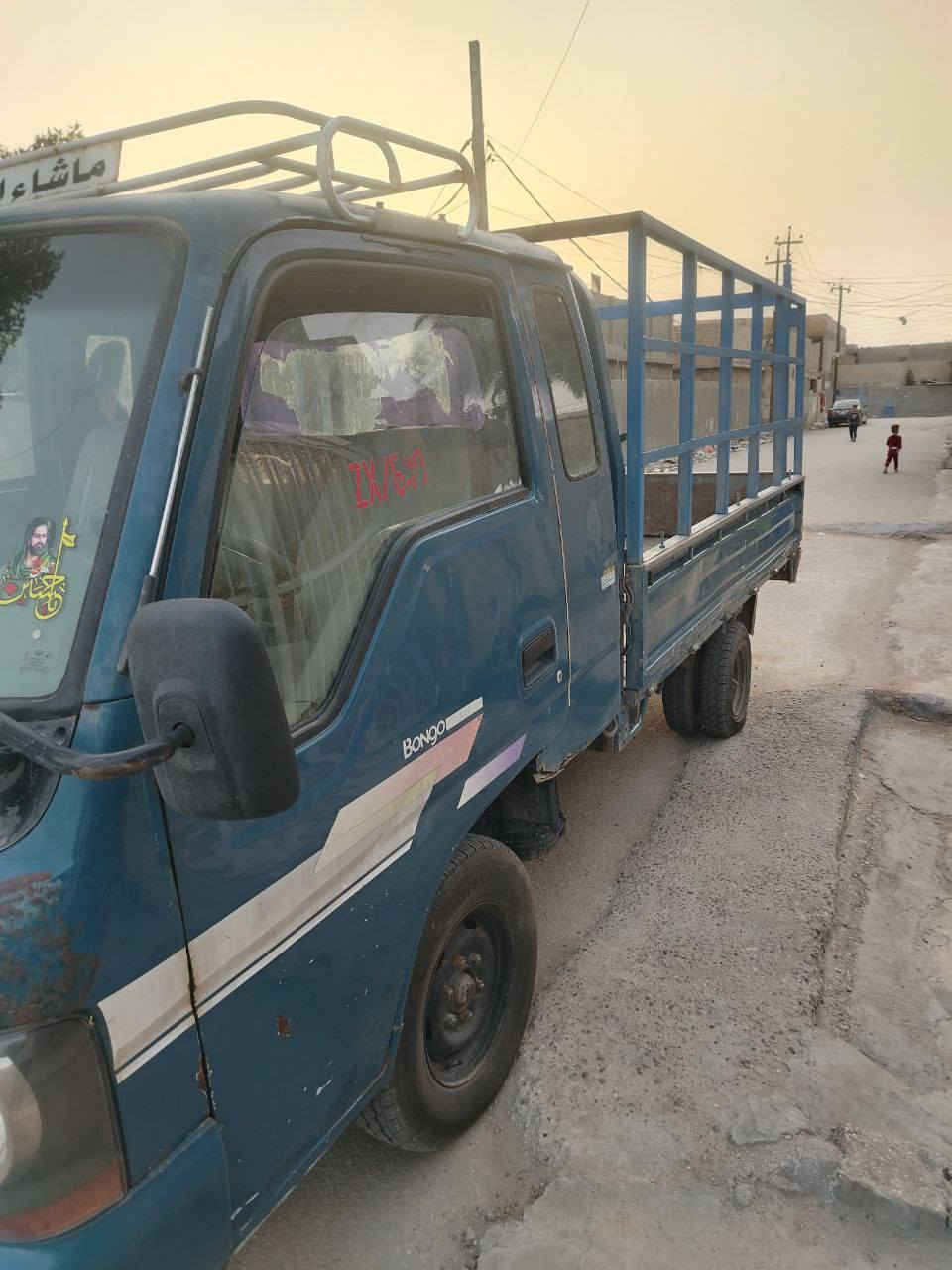 السلام عليكم
يالله اللهم صل على محمد وال محمد 
كية ام عيون موديل 2001 رقم بغداد ألماني كفاله محرك كير أكسن تخم تاير سيارة نظيفه للجناي سعر 75 وبيها مجال 
***********
