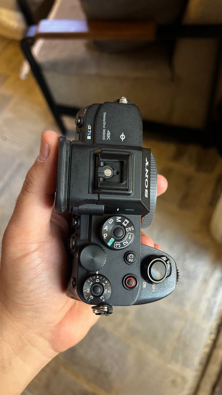 كاميرا سوني للبيع
Sony A7 S III
مستعملة ونظيفة كلش وياها كيج من شركة سمالرنك 
كارتونتها وغراضها الاصلية موجودات 
*********** للتواصل واتساب 
مموجود ع الفيس بوك
السعر 2.900.000
 مليونين 900 الف
