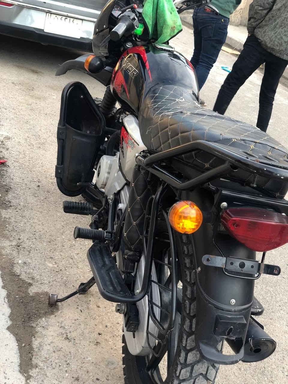 سلام عليكم من رخصت الكروب بوكسر جبلي وراق دراجه مكفوله نضافته شوفت عينك وتجي تكلب وتشوف دراجه دراجه مال بيت مخليه على كد طلعتي لسوك مكاني بغداد الشعب :سعر مليون ٤٠٠وبيه مجال 
١٤٠٠:رقم تليفون *********** اي وقت موجود تصل ودلل
