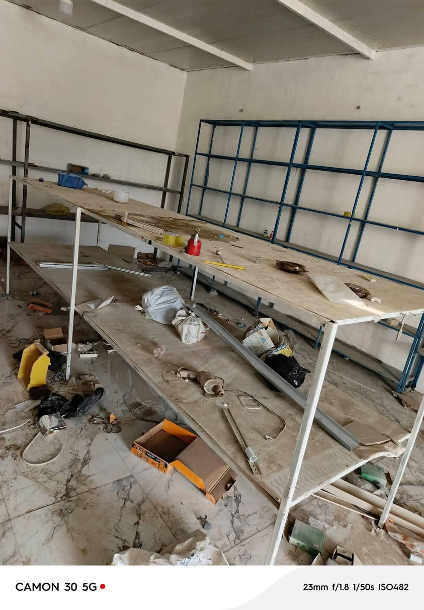 رفوف للبيع للاستفسار ***********
