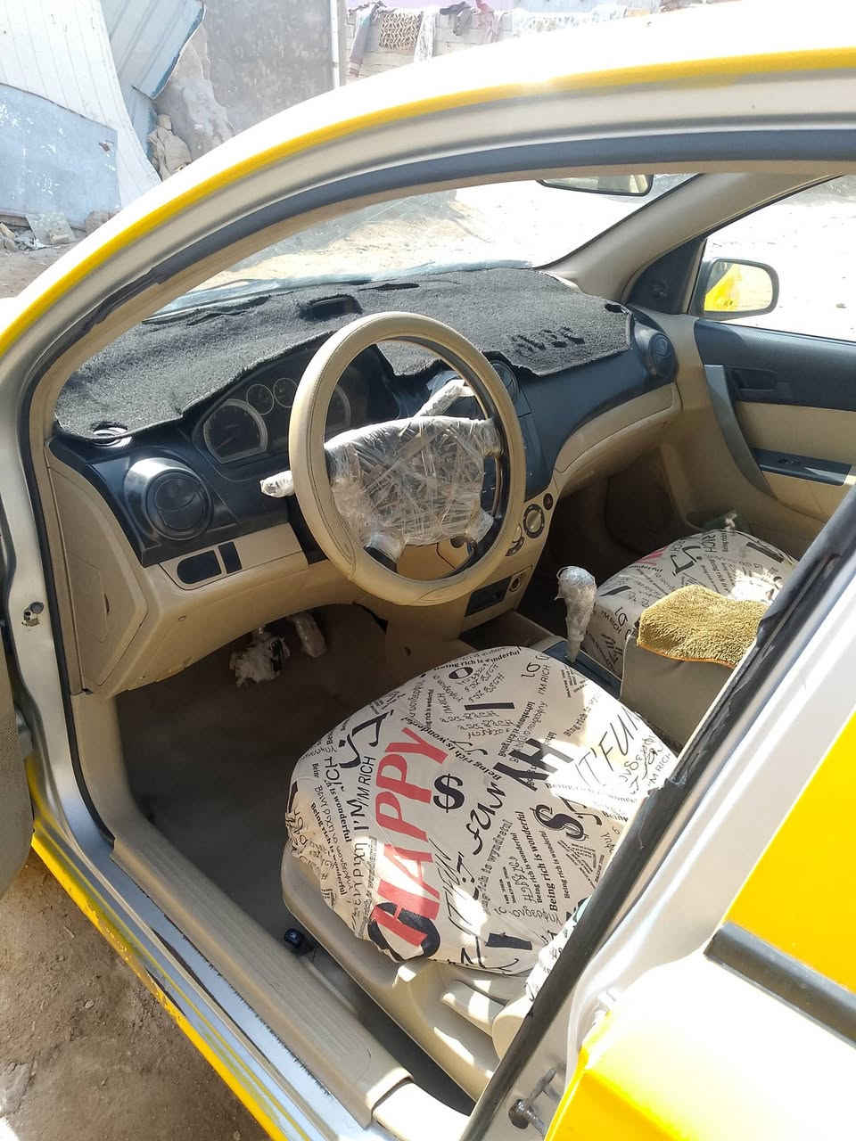 السلام عليكم سياره للبيع افيو موديل 2008 صبغ جديد ومكينه وكير وتخم تاير والكشر نضيف  جدا بس باردة قليل بل كشر ومكينه 1600وعلمن السيارة مصفر من المرور والغرامة والسعر 50بيها مجال رقم الهاتف ***********نجف مناذرة
