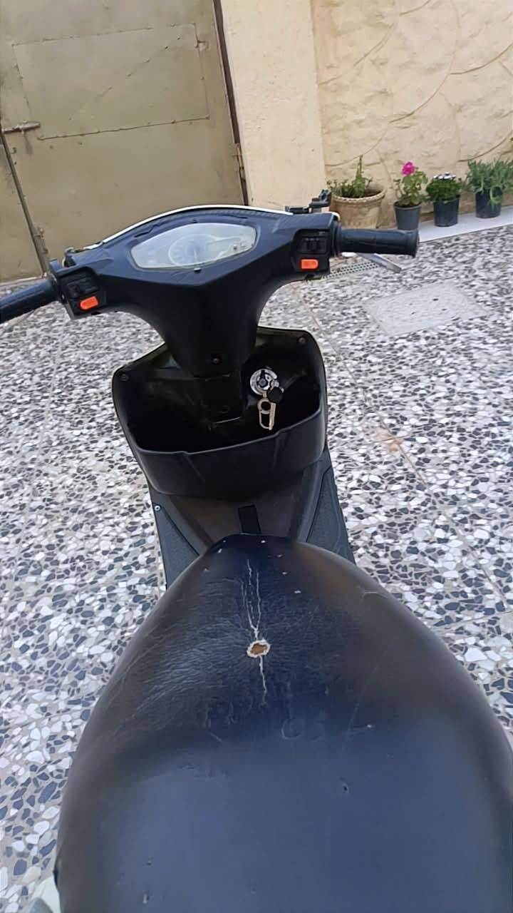 ســـــــلام عليکــــم
نوعيه: ادرس
ســــــعت المكينـه: 150cc
كهربايات: كلهن شغاله
عــــــوزه باتري فقـــط
سعــــر: 250 بيها مجال
عنـــــواني: كــربلاء حي العامل سوق الخير
رقـــم الهاتـــف ***********
وشكـــرטּ ﺟـــــــــزيلـن🖤🤍

