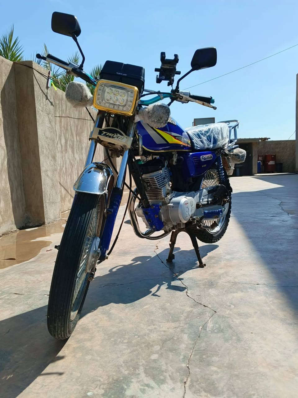 ماطور تايكر للبيع
النظافه فول الفول كلشي جاهز ومرتب وبي عقل مال فصلات يعني رياضي 
فقط بي دخن ازرك خفيف بس ما ضارو 
للبيع بسعر 350 وبي مجال  للتواصل 
***********
***********
