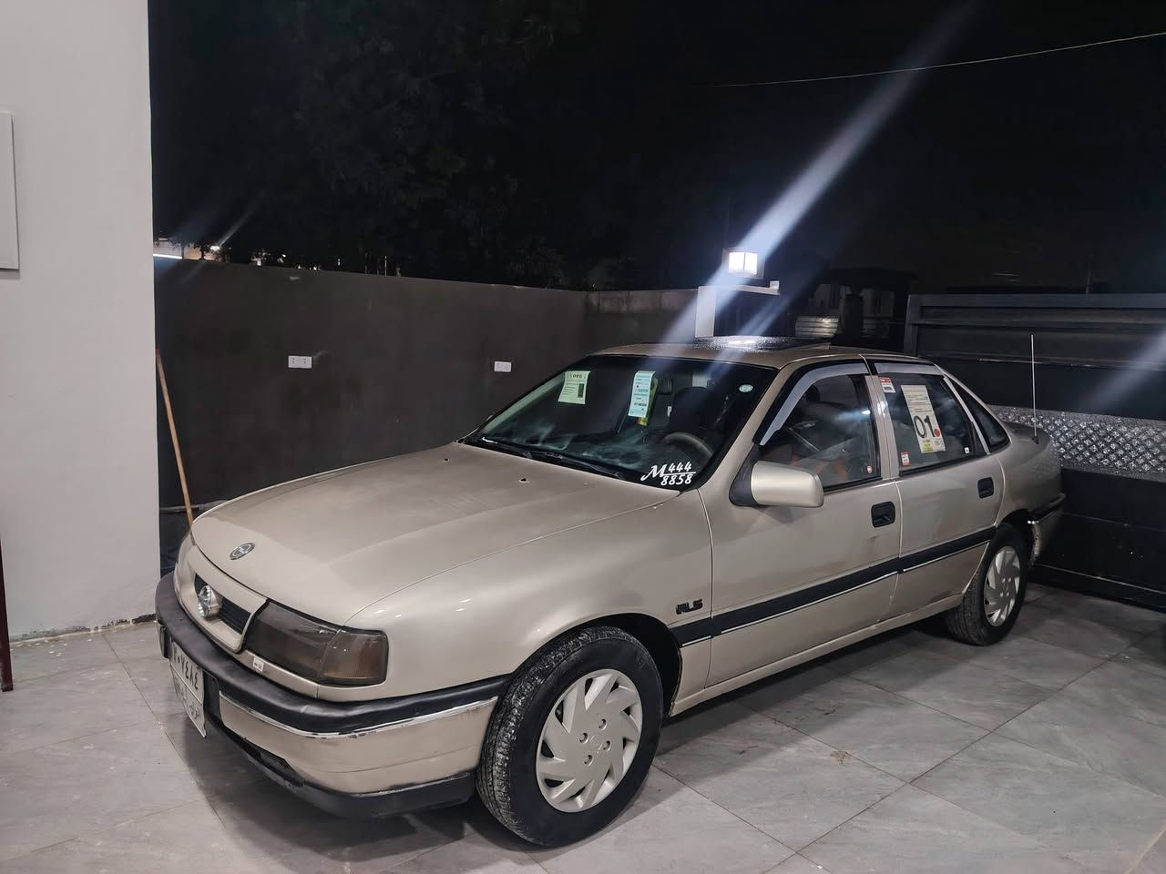 سياره اوبل فكترا موديل 91 حجم 18 سياره نظيفه كولشي مابي شرط بدون ضربه سنويه جديد لل 2027بي دفتر بنزين كهربائية كلها شغال تخم صدر جديد سعر 41ربي مجال بسيط عنوان كركوك رقم هاتف ***********
