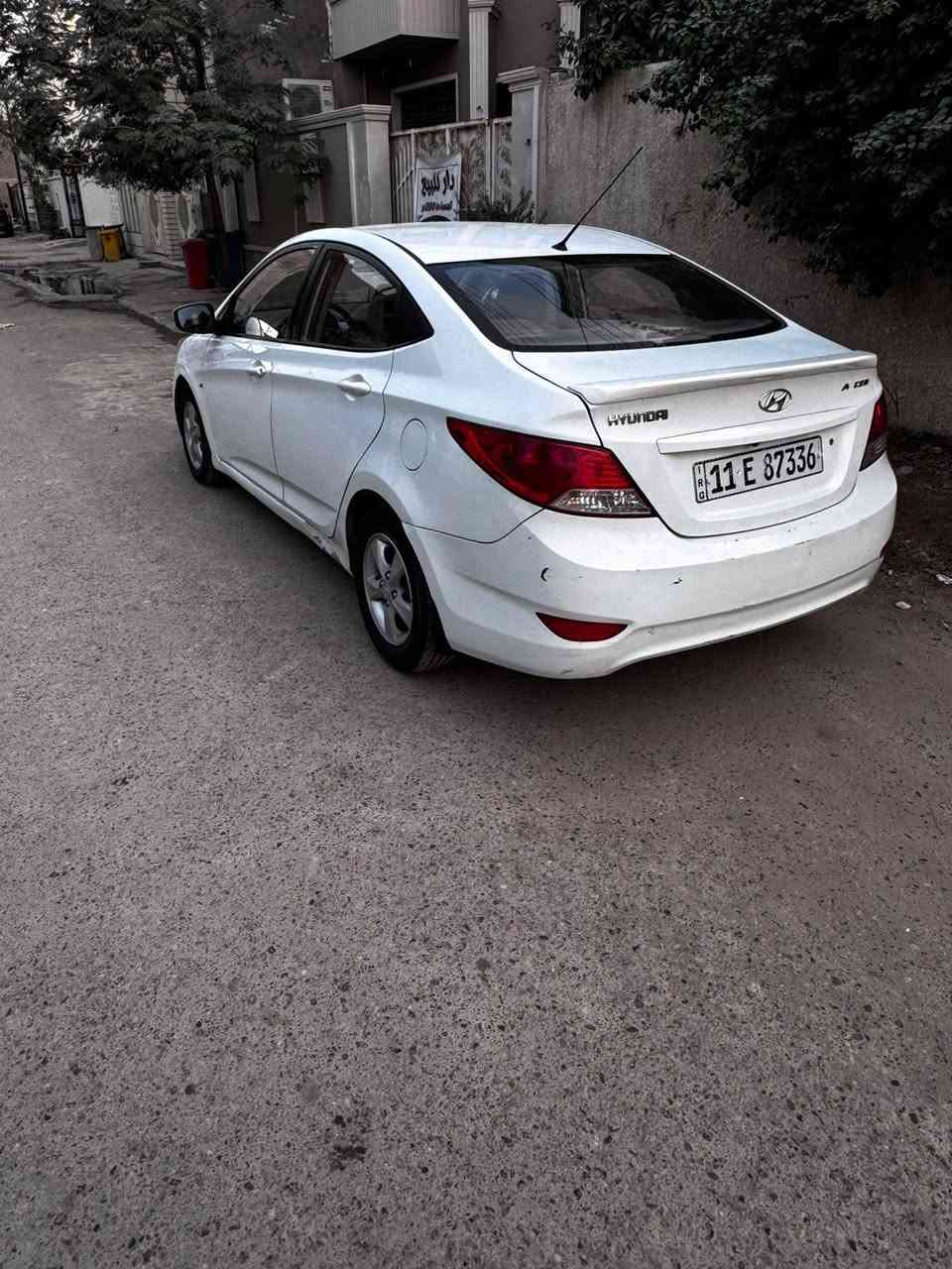 السلام عليكم  اكسنت ١٣ خليجي محرك ١٦٠٠ مامفتوح بيها بين البابين صبغ وجالغ خلفي وطخه بالجنطه راجعه ع بارد
تخم تايرات صدر جديد تبريد ثلج السياره جديده ومدارايه 

٩٠ قفل قفل مكان السياره بغداد الدوره  شرط تحويل ثاني يوم ***********
