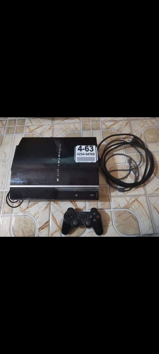 سلام عليكم بلي 3 فات للبيع مهكر هرد خارجي ذاكرته 300 ويا جوستك اصليه او بي 32 لعبة او بي هارد داخلي 80 الله شاهد عليه البلي مامفتوح الشراي يراسل واتساب ***********= اتصال***********  مكان نجف حي الوفاء
