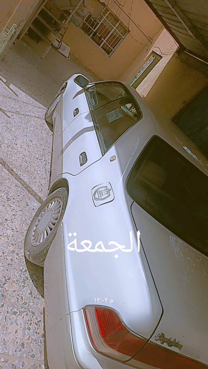 السلام عليكم راس الثوار للبيع سياره مقفوال من ضربه سياره مرتب بيها نكد بصيطه مكينه 3000ففتي تبريدها شغال بس صونده مال كمريسر نزرفت عدي وجايبله وحده بس تشدها تخم تاير صدر حداديه كله جديد  سنويه 27بسمي سياره ريدها 100ورقه وبيها مجال ***********
