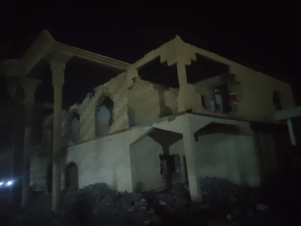 تفليش بيوت بسعار مناسبه انتصل وتدلل
***********
