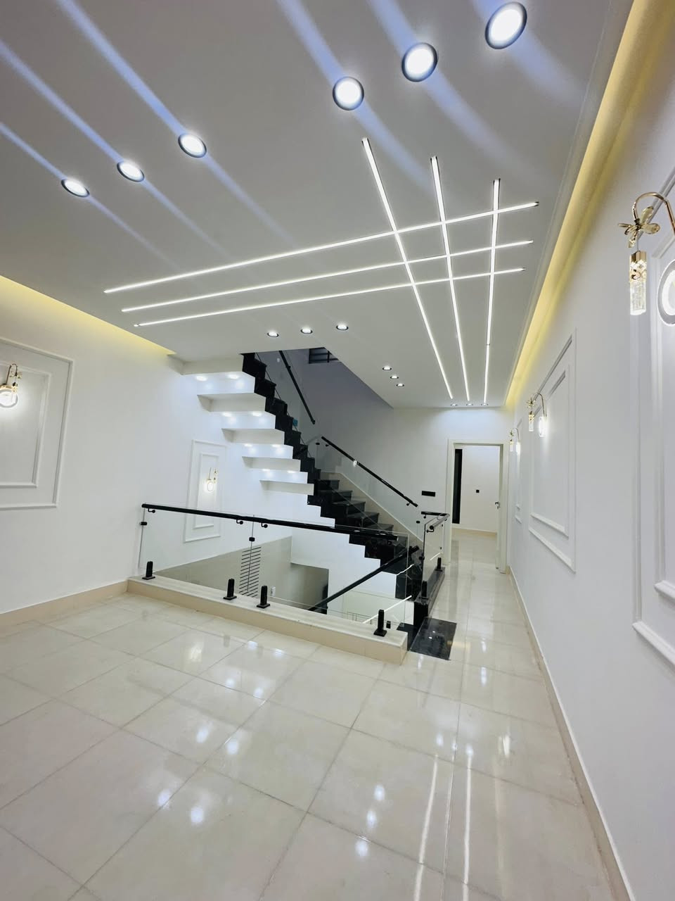 دار  للبيع  حي سلام خلف سايدين المستوصف مساحة 100 متر

#بيت_للبيع : #بالــنـجـف - حي السلام  على شارع 10 موقع مميز 

  (  🔴  تابع_التفاصيل_الكاملة  🔴  ) 
_________________:
دار سكن -  #حديث

مساحة دار 100 متر vip

طابقين --
🔘
__________________:
الموقع البيت : النجف- حي السلام
 

——-----:
( المجموعة #الغرف 🔸في  الدار3 غرف  نوم ) 

     #يتكون الطابق الأرضي_____

🔹غرفه  نوم
🔹 صالة
🔹 مطبخ 
 استقبال مفتوح على صاله 
🔹 مجاميع صحيات 
🔘 طارمة + صحيات 

———————----------------
#الطابق_الثاني_يحتوي _على : 
📌 غرف نوم عدد 2 غرف  نوم و مجميع صحيه 
 

➖➖➖➖➖➖➖➖➖

#للاستفسار أكثر يرجى الأتصال أو المراسلة🔰

أو زيارة-المكتب النجف الأشرف-حي السلام         
        سايدين سلام جامعة قرب حسين قفطان
مجاور الساحل للمرمر 

-***********_📲واتساب- اتصال ☎️

-
____________⤵️______________ :

مستعدون للتنفيذ البناء الدور حسب الطلب ❗
➖️ 
      لدينا_كادر هندسي متقن للبناء

 #بأحدث_التصاميم_العصرية_الحديثة

كل ما عليك الاتصال أو المراسلة على واتساب

تصميم - تنفيذ -اشراف - مقاولات - عامة 
. ___________:

احصل على عقار أحلامك معنا، نحن مكتب عقاري موثوق، ومتخصص في تلبية احتياجاتك السكنية والتجارية ❗

لمعرفة السعر علق ( تم)

***********

‭0781 153 0145‬

***********
مكتب الشارقة
