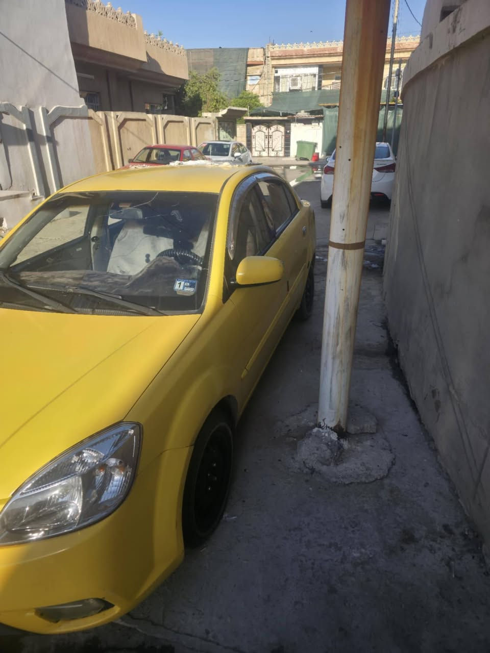 كيا ريو للبيع
محرك 16 بسمي 
هيئه وغرمات صفر 
كاربون بنزين 
موديل 12
السياره بدون ضرر بس تلقيطات مال صبغ 
***********
