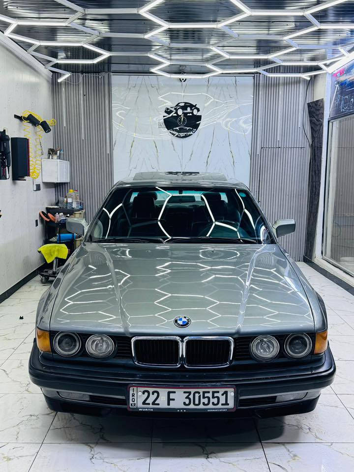 السلام عليكم 
بي ام دبليو bmw 735
الموديل : 1992 وارد يابان
المحرك : V6 مفتوح 
دبل جام + فتحة سقف
الكشن كهربائي جلد 
مكفولة من الضربة مصبوغة جمالية 
تخم تاير جديد 
تدفئة + تبريد شغال 
بججم عريض السيارة مكانها واسط - الكوت 
بأسمي شرط التحويل السنوية نافذه لغاية 2031
ارقام جديدة هزة جديدة 
السعر : 80 ورقة 
للاستفسار الاتصال فقط على الرقم : *********** غير متواجد على الفيس بوك
