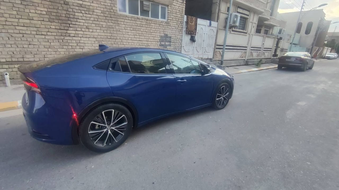 تيوتا بريوس 2023
ماشيه 55 
فئه xle فول عدا البنوراما ياباني اصل وفصل 
حادث بنيد فقط من امريكا بدون لغود ولا شواصي 
رقم شاصي يمك 
رقم بغداد الجديد تحويل ثاني يوم 
موصفات 
Ev مود 
اربع انضمه قياده 
بصمه 
فول تحكم ستيرن 
رادرات 360 درجه 
تحديد مسار 
توقف ذاتي 
اوامر صوتيه 
Auto لايت
حساس امامي حساس خلفي 
كشنات جلد 
كشن كهرباء 
تدفئه كشنات 
تدفئه ستيرن
اناره داخليه 
لايت led 
لد امامي مع لد خلفي 
شاشه الكترونيه 
ابل كار بلي 
هواي مواصفات بيها بعد

مكان السياره الأنبار فلوجة
السعر اتصل وتشلع اعيوني 
***********
