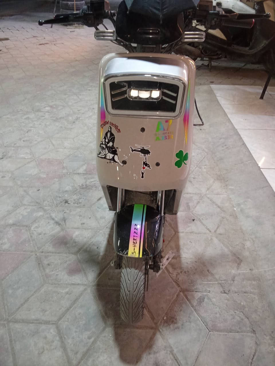 سلام عليكم شباب دراجة شحن ار 7 للبيع سعر  750 شرط شخط مابيه اشتريتة قبل عشرين يوم مكاني بغداد الجديده  ***********
