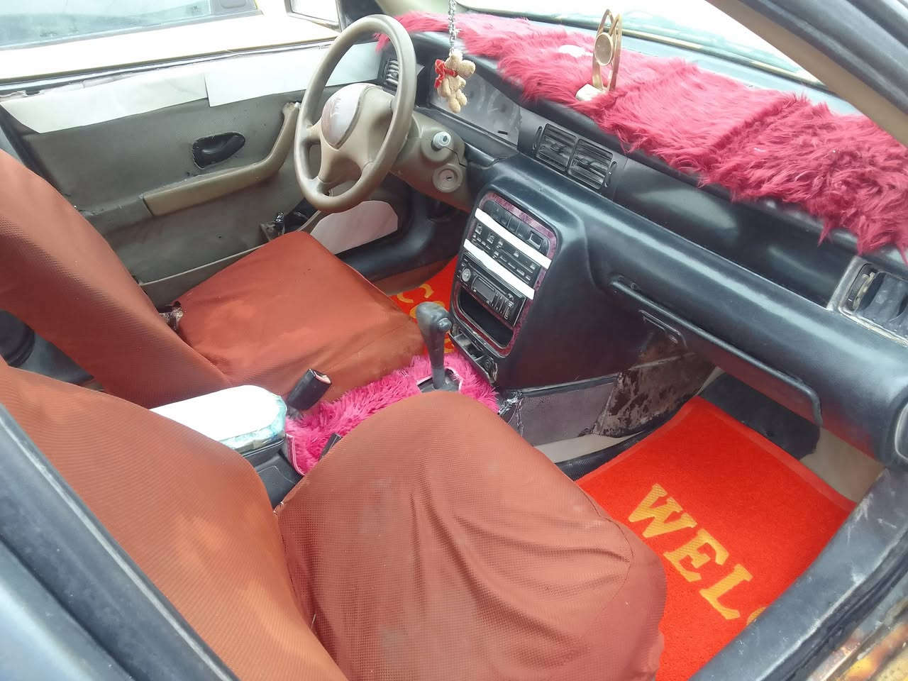 سمند موديل  ٢٠٠٩  جاھزة  مكينة اوكير اوتماتيك  كھربائيات جاھزة  تخم تاير   ١٥ قفل     ***********
