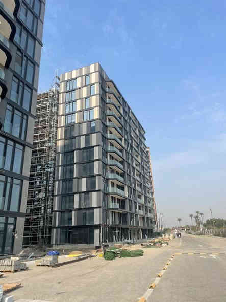 🔴 شقة للبيع بسعر مميز و اقل من سعر التسجيل 🔴
شقة للبيع طابق ثالث ١٨٢ متر 
في مجمع جواهر دجلة ( عمارة كرستال ) 
في بغداد الكاظمية ، المحيط 
سعر المتر : ١٦٥٠ دولار 
تحتوي على صالة و مطبخ و ٣ غرف نوم و غرفة غسيل و خدمات كاملة 
🔴استلام الشقة يكون في نهاية السنة 
الأتصال على: ***********
عنوان المكتب : الكاظمية، شارع أكد مقابل حلويات شهرزاد
* نحن مكتبنا وسيط عقاري و نكمل المعاملة لحد التقرير و ندقق سلامة العقار للطرفين
