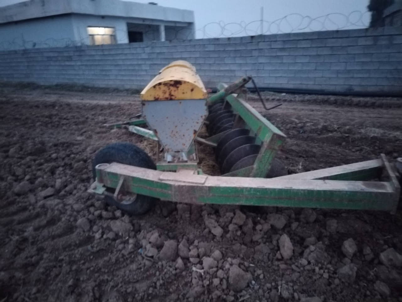 بزاره ١٢بوفروشتن جديد فرمان. يه ك شاسي فلنجه ٦٦
رقم موبايل
***********
