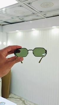 فيرساتشي • نظارات شمسية • الصويرة