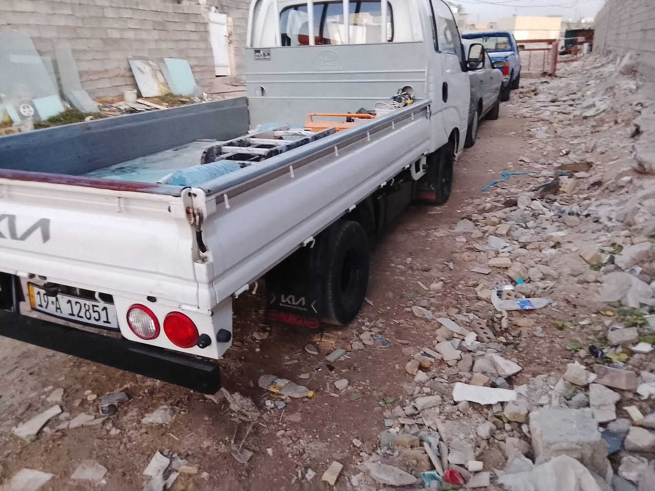 السلام عليكم كيا 2015رقم كربلاء انكليزي بسمي بيها باب مدل  السعر 97 وبيها مجال بصيط  *********** مكلف بالنشر العنوان بغداد البياع
