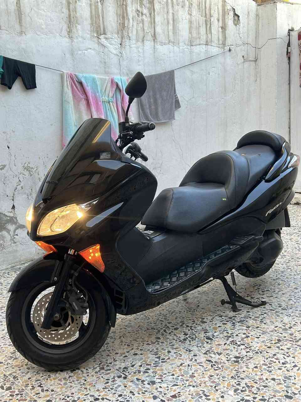 فورزه 0️⃣ 9️⃣ كرستال
دراجه نظيفه جاهزه 7️⃣ كير 4️⃣ تحويلات 
كهربائيات كلهه شغاله مكينه ناعمه
مكاني بغداد *********** ( مليون وميتين )
