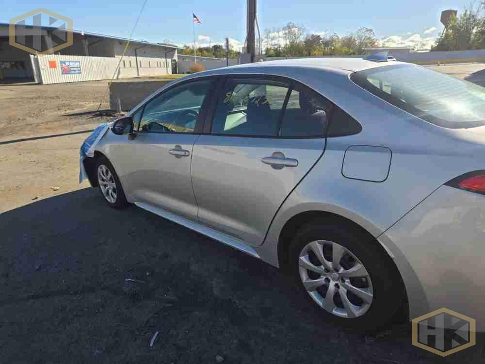 السلام عليكم لبيع كورلا
موديل 2024 
وارد امريكي 
ولا قطعه تبديل ولا صبغ 
سياره دخول جديد بدون رقم 
منفيس بسمي 
صور الحادث مرفوقه
سعر 158 ورقه 
*********** واتساب
بغداد
