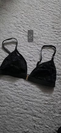 ممكن نشر مصدر رزقي عندي البسة كله جديد اسعار مناسبة جدآ باقي قطعه وحدة...