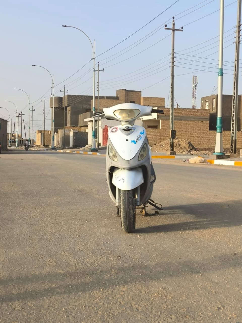 سلام عليكم ماكس منغولي للبيع الدراجه مفتوحه مبدل بيها بستم فقط كهربائيات كلها شغاله هورن سلف هندر اشاير لايت عالي ناصي  دشبول كلهم شغالين تايرات جدد باتري جديد ولباقي شوفت عينك  رقم تلفوني *********** العنوان بسماوه ال معالي قرب محطة الغاز  السعر 650
