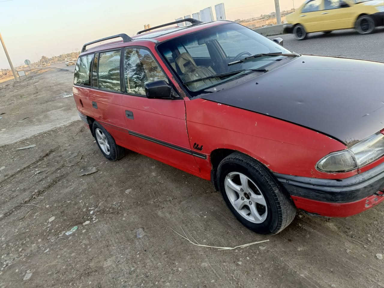 اوبل استرا جير مكينه مقفوله سياره بلاديه تخم تاير حداديه زينه سعر السياره 20 مكان السياره ديالى الخالص الشراي يتصل السياره طرف ثالث بس وكاله يتصل ***********
