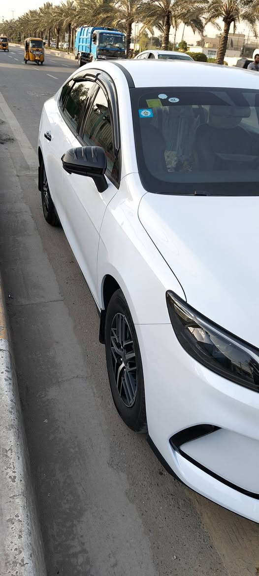 السلام عليكم
byd للبيع فقط 

سيل 05 مواصفات عاديه مو فول ويل كروم

 داخل اسود بصمه وكارت الشاشة محدثه ومعربه ومنزل كل البرامج

السيارة ماشيه اكثر 8000

 بيها اضافات 

1 الشاشة متحركه وموجود فديو بيها بلمنشور

2 البيبان مغلفات حماية وكتم طبقتين وصورهن موجوده بلمنشور

3 مطريات 

4 كفرات مري 

5 يدات بوب  

6 واقيات طين 

7 لاصق شاشة حمايه دشبول ومسجل

8 ارضيات 

9 سبير طوارئ وجك ويل اسبانه

10 مبدل دهن اكسادو وفلتر اصلي

مكان السيارة الشعب ***********

السعر 18700

بيها ملاحظه الشراي يتصل وفهمه بيها
