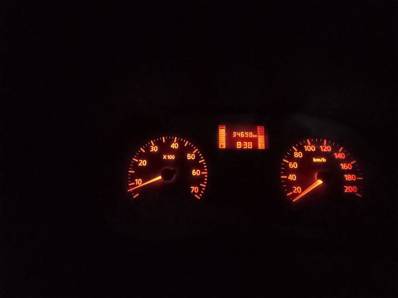 السلام عليكم رينو لوكان٢٠٠٩ فحل مكينة بية بخار تبريد كامل بس عوزة غاز صدرة نظافته ٦٠ بسمي مكفول من ضربة قوية بية خياسات بس بل جاملغات الخلفية كهرباء كلة شغال هية وغرامات مصغره  بسمي رقم جديد تحويل مباشر  سنوية ٢٠٢٨ السعر ٣٠ وبي مجال بسيط بغداد الأمين الثانية  ***********
