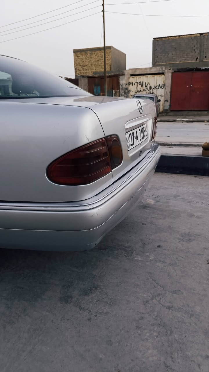 سلام عليكم ورحمه
ام عيون 1998
السعر(٨٨)بيه شي بسيطحك الجيه
السياره كفاله من العيب الشرعي والخيال مصبوغه جماليه عام 
مكينه خراطيم .كلشي موضح بل صور 
رقم ذي قار  انكليزي .اتصل على الرقم *********** 
المكان ذي قار الرفاعي
