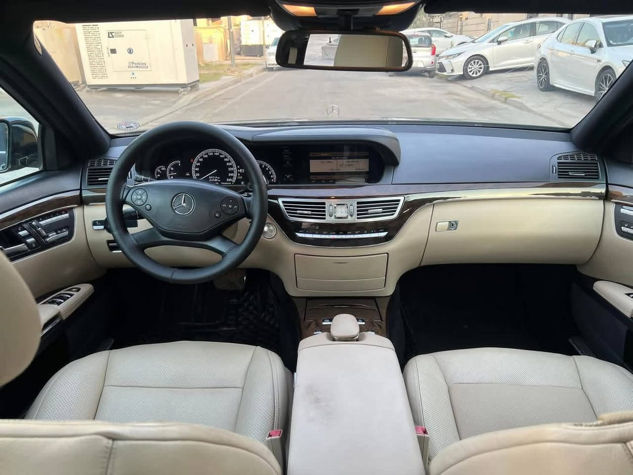 مارسيدس s350  موديل 2012 رقم دهوك تحويل مباشر
رادار امامي 

رادار جانبي 

حساس خلفي 

برده خلفيه

بيبان خلفي برده 

چوبلس 

وارد الماني 

كامره ليليه

هواي مواصفات بعد بيه  

سيارة جاهزه اي نقص ما بيه 

تبريد تدفئه 

كشنات تبريد تدفئه

توقف ذاتي 

بيبان شفط 

صندوق شفط 

دبل بانوراما 

سعر 275 

وبيه مجال بسيط 

الاتصال واتساب 

 ***********

عبدالله ال شمر
