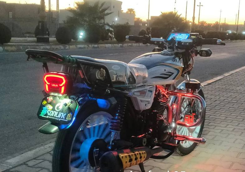 دراجة سونك سيفان للبيع 
موديل 2025  باب اول 
محرك 200 جواكيج 
صارلهة 3اشهر من شديتهة  
نضيفة كلش 
السعر 950 وبيهة مجال 
هاذة رقمي *********** 
ادمن حب وافق 🌹
