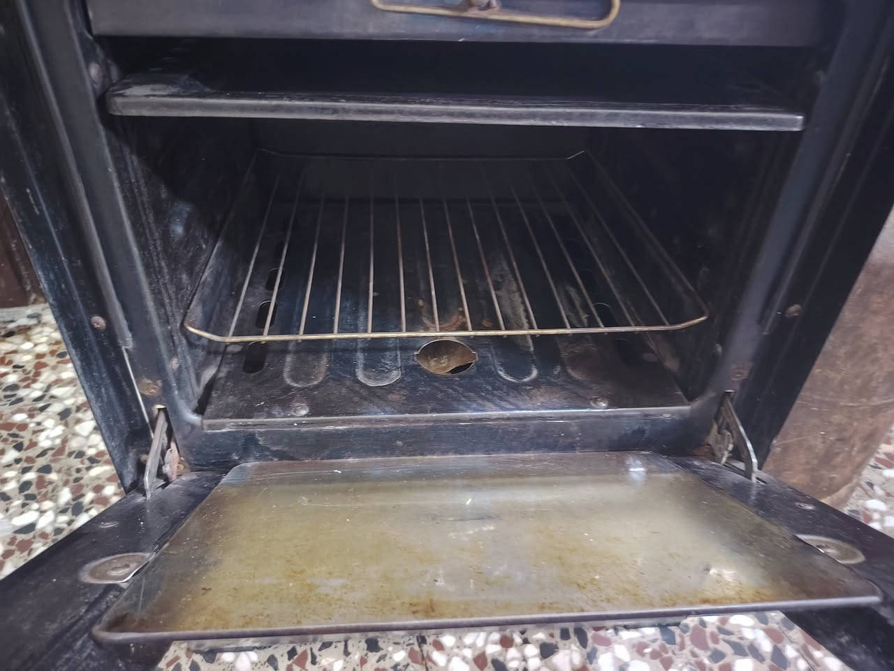 السلام عليكم
للبيع طباخ مستعمل


**إذا كنت صاحب هذا الإعلان وتريد حذفه لأي سبب، رجاءا أرسل رسالة إلى الدعم الفني**