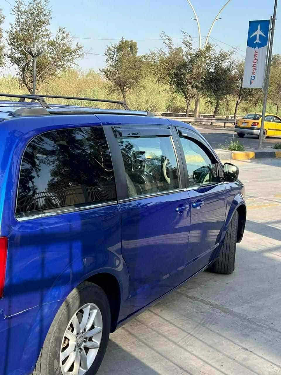 🖤 دوج كرفان 2020 مواصفات sxt عالية السعر 190
♻️ عليها منظومة غاز زافولي ايطالي 
🖤محرك و كير جديد مكفول 

🖤 ماشية 140mi

🖤تبريد 3 قطع منفصل و ثلج 

🖤كشنات سياحي بلع 

🖤تحكمات فول ستيرن
 
🖤مثبت سرعة 

🖤مانع انزلاق

🖤نظام تقليل صرف بنزين eco

🖤جميع الابواب كهربائي اوتو وتحكم عن بعد

🖤جامات 6 كهربائي 

🖤تخم اطارات جديد 

🖤شاشة وكاميرا 

🖤 تشغيل عن بعد 

🖤كشنات جلد

🖤رقم اربيل تحويل مباشر بأسمي وهزة جديدة

🖤صور السونار مرفق بلصور 

🖤حادث خلفي بسيط جم كبس شركة 

🖤للاستفسار اتصال او واتساب ***********
