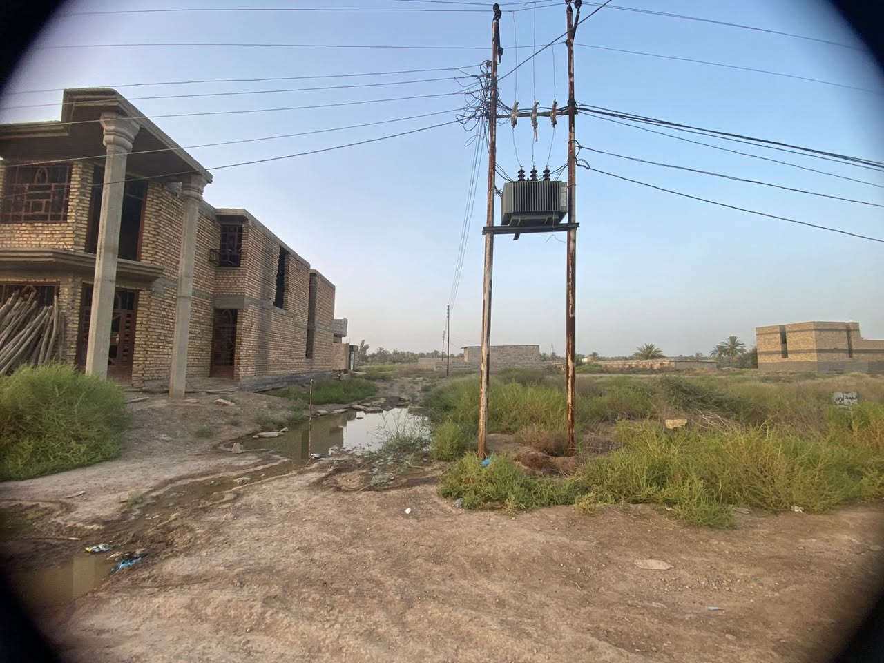 السلام عليكم للبيع قطعه زراعيه مساحه200متر مكان طارميه منطقه البحجازي قرب العاب  تفاصيل داخل الفديو  ستفسار اكثر رقم  *********** رقم ثاني***********ابو مروان
