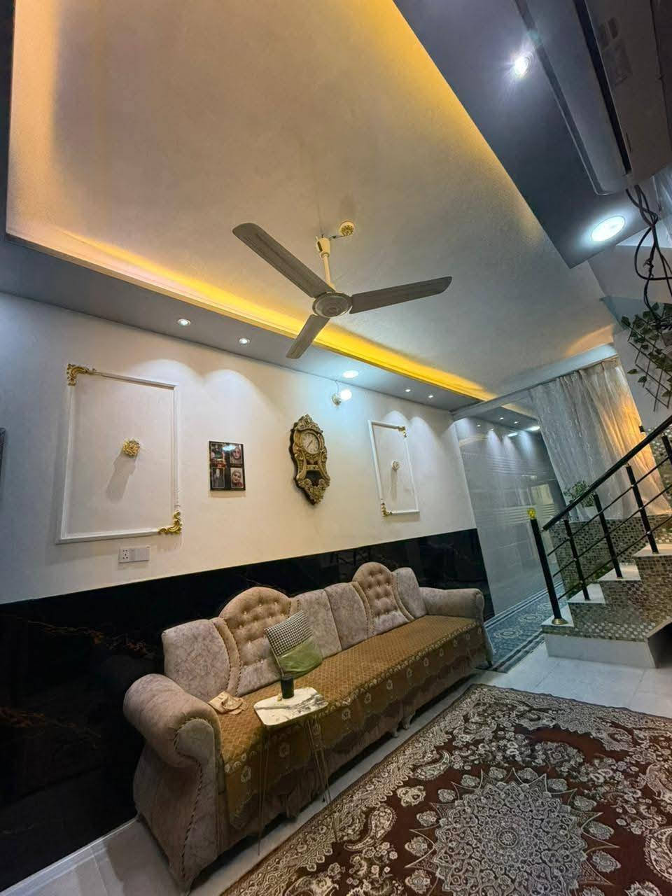 مساحه 100 متر #طابو_زراعي  سند ٢٥
🤑 سعر 44 🤑و ***********
(مكتب  الفهد عمود 270
تفاصيل لبيت (( موجود🎥📷 فيديو كامل للبيت
غرفه نو2// مطبخ// صاله// استقبال// صحيات خارج وداخل 

عنوان البيت  نجف مقابل ملحق قرية لغدير 

بناء ممتاز// اساس وسقف صب 
طابوق 🧱 جمهوري

كل البيت #سقوف_ثانويه

كل الخدمات موجوده 
مدارس 🏫 سوق #تبليط 

مقابل  قرية الغدير  ***********واتساب النجف, العراق
