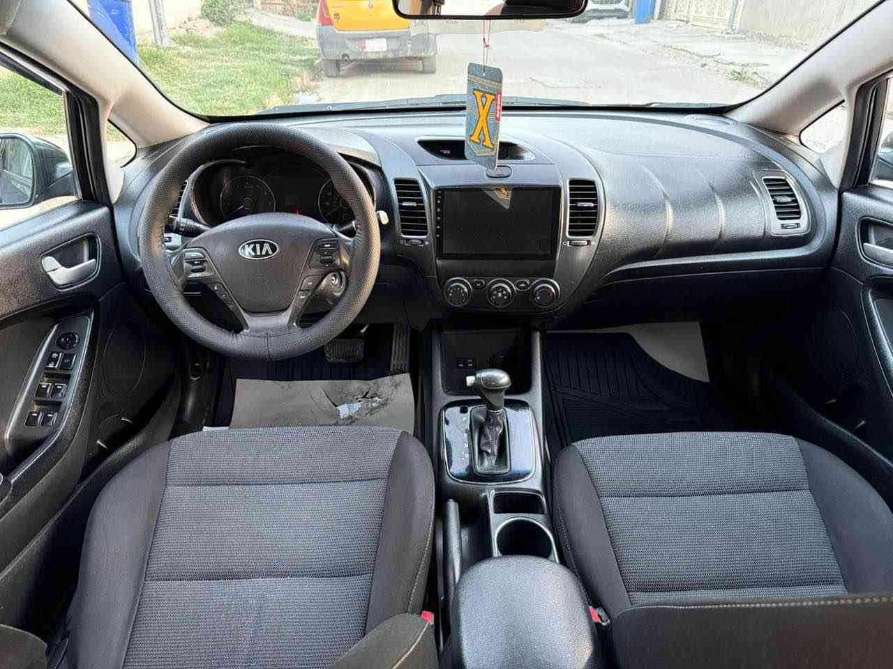 السلام عليكم 
فورتي موديل 17
وارد امريكي حادثهه جاملغ وبنيد 
وبل عراق باب 
السياره جاهزه 
السعر 105
مكاني الدوره 
*********** بغداد, العراق
