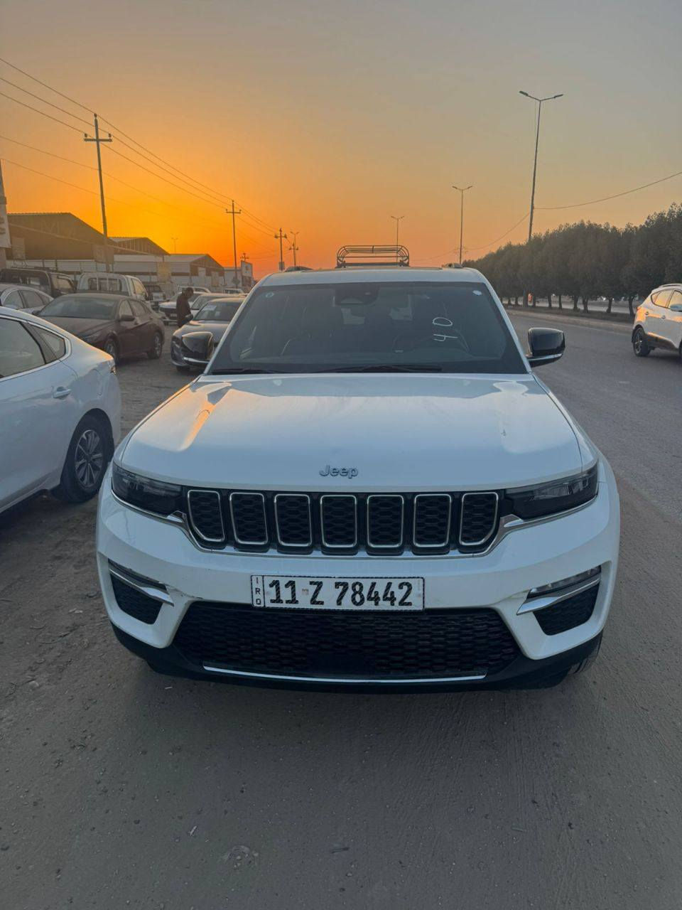 السلام عليكم
{بدون حادث}{بدون حادث}{بدون حادث}
جيب كرانـد شيروكي 4XE 2024
جديدة بمعنى الكلمةة
حجم المكينة : 2000 تيربو + هايبرد + شحن منزلي
اللون . ابيض  

ماشية : ،،، 42  

فول مواصفات 1/1

1. بنوراما فتحتين 
2. بصمة تشغيل وابواب 
3. تشغيل عن بعد
4. حساس ورادار خلفي
5. كشنات جلد
6. كشن السايق خزن ميموري
7. كشنات كهرباء
8. صندوق كهرباء
9. حساسات خلفية
10. قطع تبريد
11. إشاير بالمري
12. رادار أمامي
13. رادارات 360 درجة 
14. ثلاث وضعيات قيادة
15.شاشات راكب وسايق 
16. كير ماوس
17. نظام منحدرات
18. هيتـرات بالكشنات
19. ويل كب كروم
20. لايتات لد
21. بكلايت لد
22. كشافات
23. بصمة أبواب وتشغيل وصندوك
وبعد هواي مواصفات 

مكانهة بغداد  الاعظمية

معروضة 340  وبيهة مجال

***********
