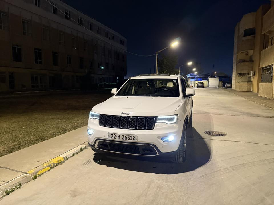 جيب كراند شيروكي وكالة ليث العبيدي خليجيه فول الفول لمتد بلاص ويل عنكبوت مواصفاتها معروفه اشاير مري اشاير ترحيب دخول ذكي بانوراما طكتين بصمة جنطه بصمة ابواب دبل سويج شاشه حجم ١٢ انج لد نهاري ليلي كشاف ضباب زينون دبل هوك حساسات ٣٦٠ مساعد اصطفاف لايت خلفي ليد كروس سرعه بلوتوث كامره دواره شفتات ستيرن دشبول ديجتال تدفئة ستيرن تدفئة تبريد كشنات خلفي امامي ٥ ويل كب عنكبوت ٣ شاشات فوللل فولللل بعد بيها مواصفات قيامه السياره بأسمي اي نقص مابيها ماشيه السياره ٦٣ الف كيلو!!!!  السياره ترايها مال زيرو ملاحظه !! بيها طخه شبر بالجاملغ الخلفي وهم صايره بيها شخط بالجاملغ الامامي وانصبغ على كده غير هاي السياره كفاله عامه من كلشي مكاني بغداد العامريه والسعر ٢٩٠$ وماكو خليجي وليث العبيدي واعلى فئة بهل سعر الشراي يتصل ***********
