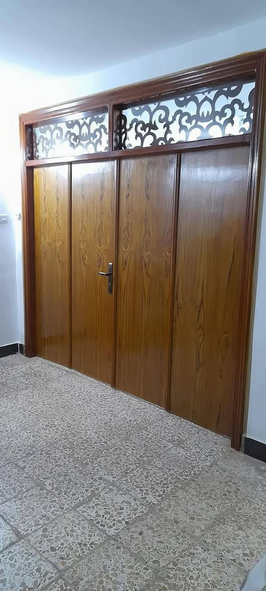 نجاره ابو يوسف للابواب العراقيه شغل درجه اولى وكان بغداد متواجد على الواتساب***********
