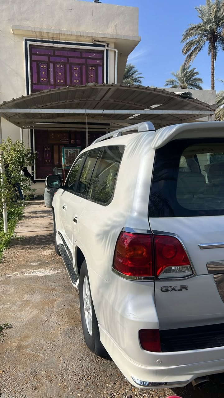 سلام عليكم 
لاندكروز2013 ساز كفاله ماعده شويه بارد بل جاملغ امامي أربع أصابع فقط سياره فول مواصفات سته سلندر 
رقم سنويه جديد بسمي  مراوس حسب القناعه 
***********
