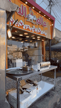 تم افتتاح 
مطعم عالم الدجاج 
العنوان: رئاسة شارع ٢٠ 
التوصيل مجاني 
***********
***********
