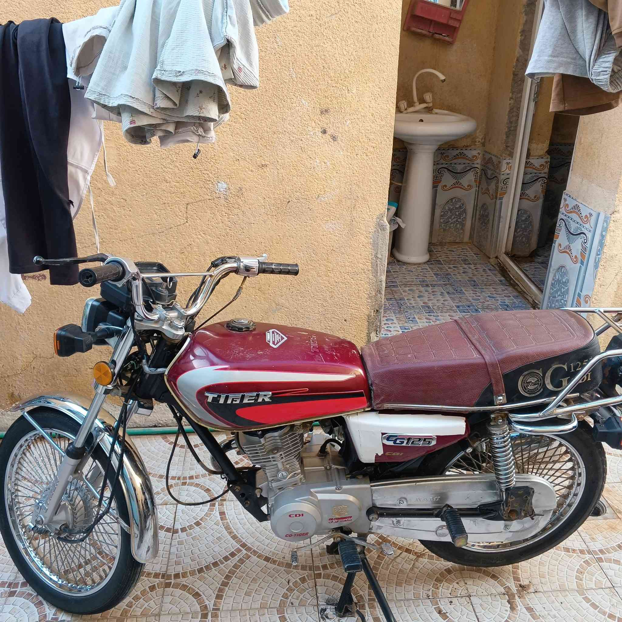 للبيع تايكر موديل ٢١ أوراقها أصولي دراجه مكفولة مكان شطره سعرها ٦٧٥ دراجه كامله كلشي شغال بيها مامفوتح بيها ولا برغي 
***********
